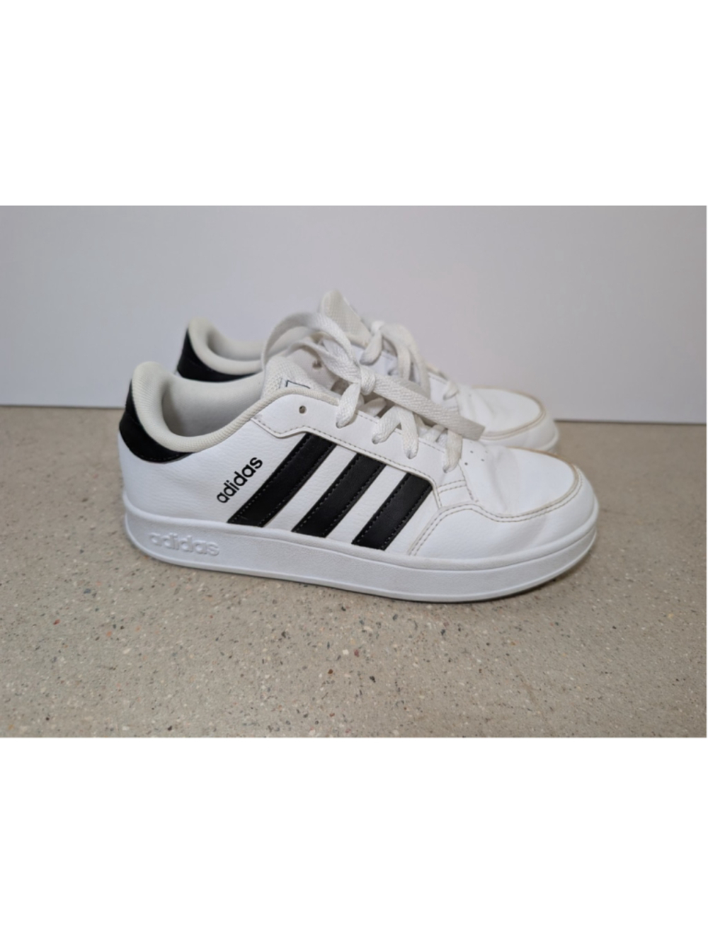 Adidas Grand Court 2.0 Kids Shoes Sz 4 Black White Lace-Up Lifestyle Sneakers